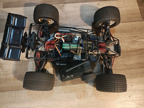 Traxxas revo 0 - e,